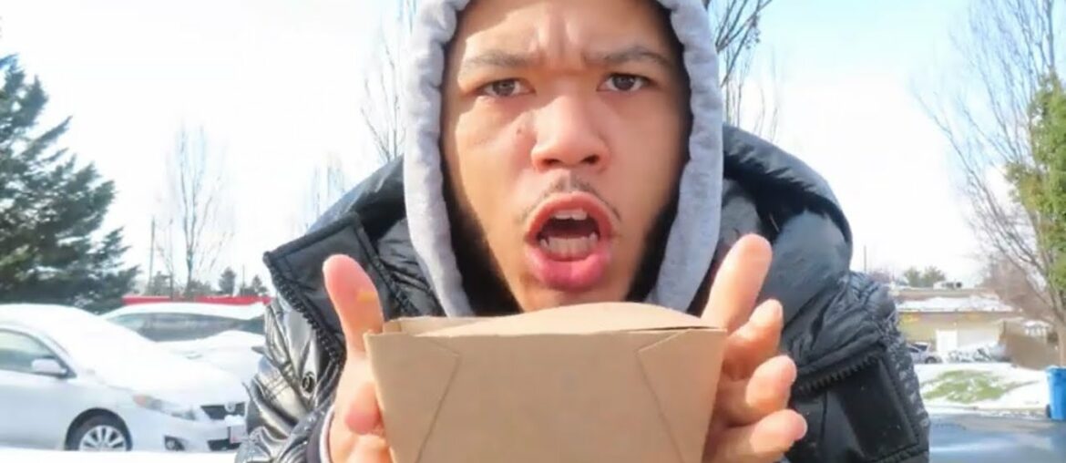 TRYING TACO BELL NEW CHICKEN WINGS