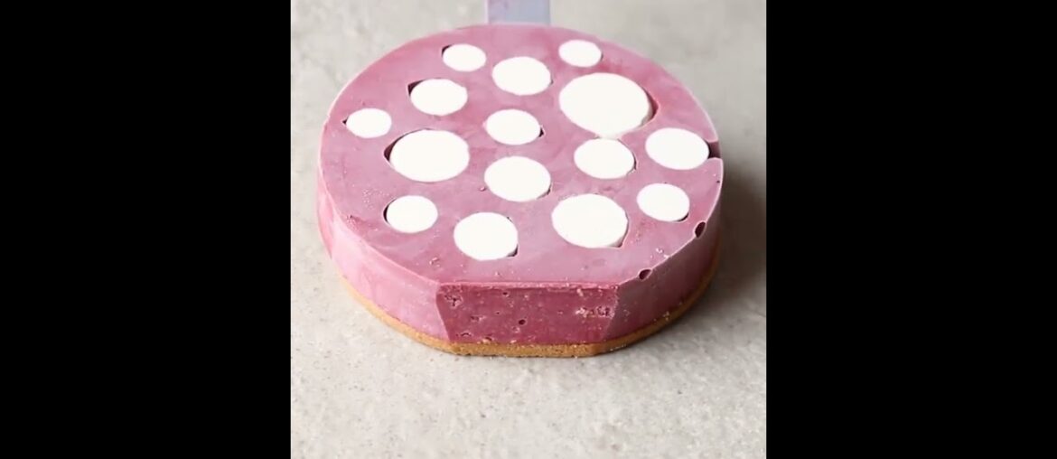 Strawberry macaron gourmet cake dessert dessert #shorts