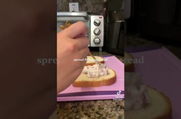 strawberries & cream stuffed french toast recipe || #shorts #strawberry #toast #easyrecipe