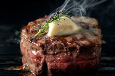 Here's How Ruth's Chris Really Keeps Its Steaks Sizzling Hot