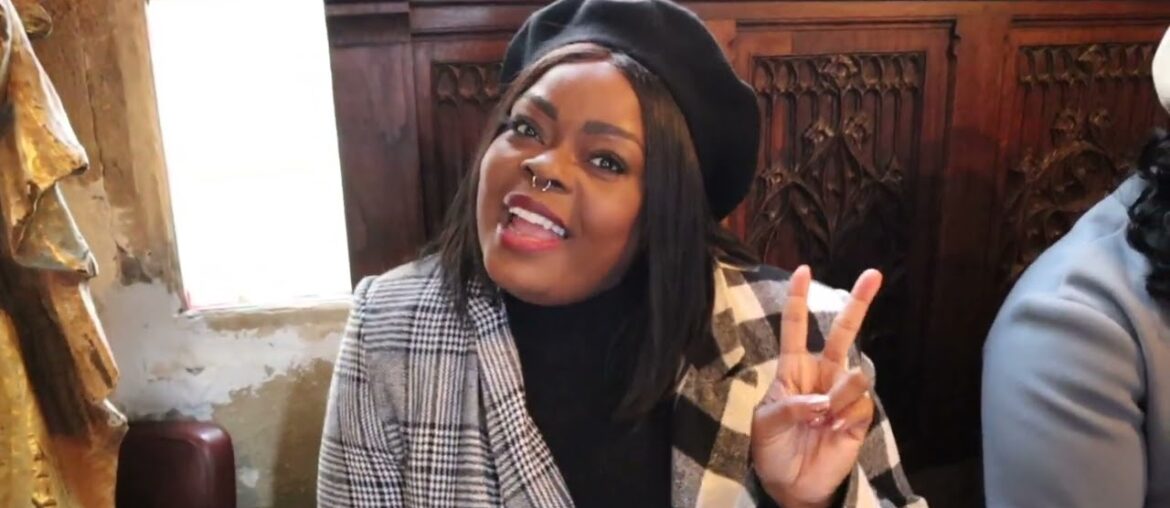 Parisian Chic Lifestyle & Street Style. Youtuber sisters at Paris' oldest restaurant,au Vieux Paris. Parisian Chic Lifestyle & Street Style. Youtuber sisters at Paris' oldest restaurant,au Vieux Paris.