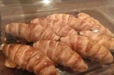 Chilling at La Vie Parisienne: French Restaurant, Bakery and Wine Library in Cebu City, Philippines