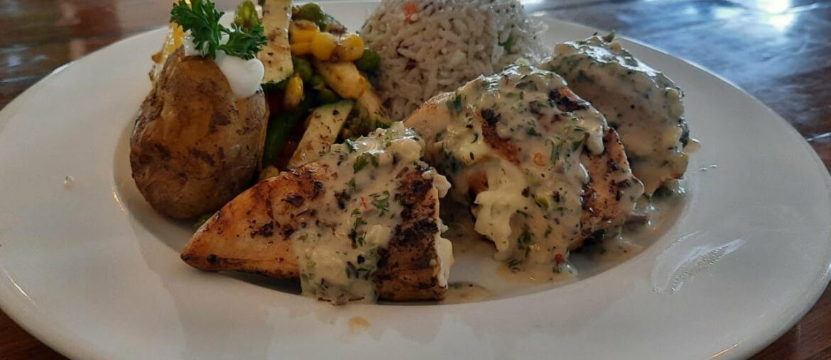 creamy tarragan chicken traditional French food