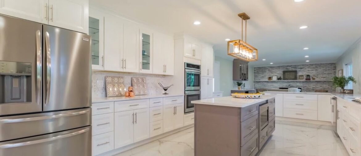 237 LAURENCE DRIVE,  MOORESTOWN, NJ 08057 - The Christie Peyton Group Christie Peyton