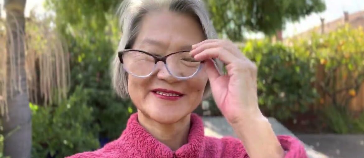 Makeup and pear lemon curd and googoo