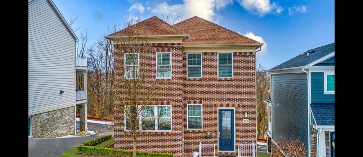 Introducing 390 Bradley Street Introducing 390 Bradley Street