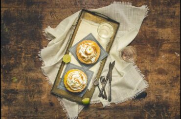 Key Lime Pie topped with Burnt French Meringue | Recipe | EN