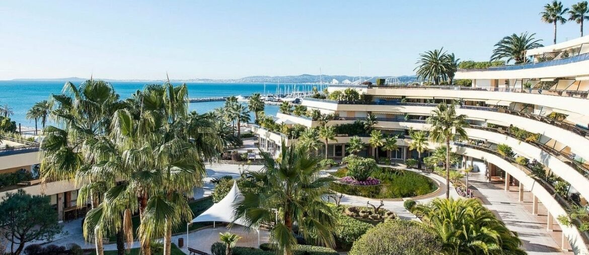 Holiday Inn Nice – Saint Laurent du Var – Nice, France Holiday Inn Nice - Saint Laurent du Var - Nice, France