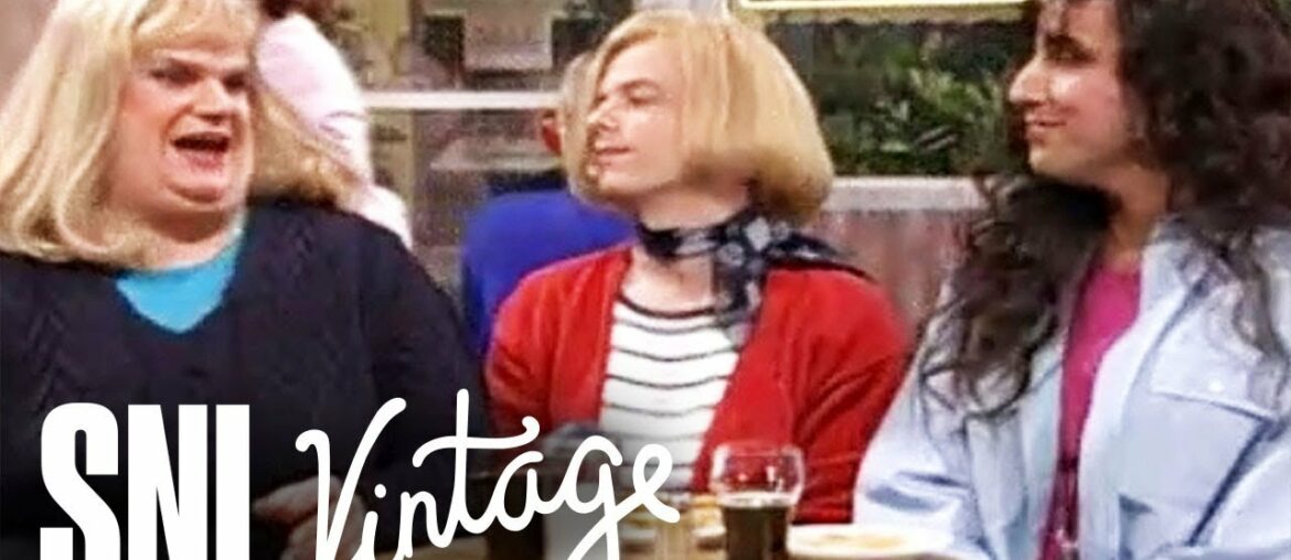 Gaps Girls at the Foodcourt - SNL