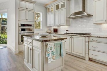 1401 SW 18th, Fort Lauderdale, FL Presented by Lisa Mack.