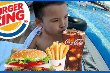 We ordered the best hamburger for kids from Burger King near our swimming pool. Burger for babies.