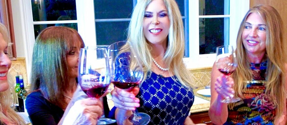 How To:  Wine Party with Tasting and Dinner Party with Art Class Oil Painting | Here's Mine