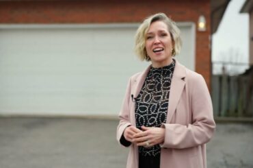 Perfect Home For A Large Multi-Generational Family - 49 Stonyburn Crescent Cambridge, ON N1R 7X4