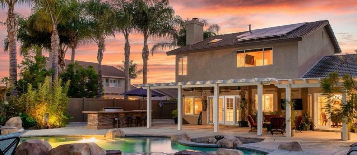 39730 Jacaranda Court, Temecula, CA Presented by Audra Merrell. 39730 Jacaranda Court, Temecula, CA Presented by Audra Merrell.