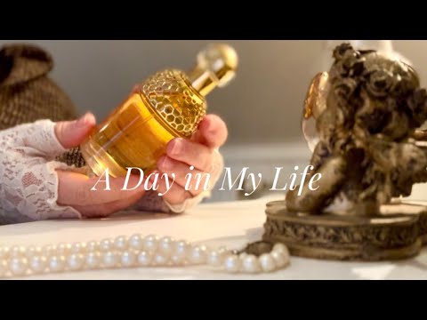 French Lifestyle. Vintage Shopping. Living with My Favorite Things French Lifestyle. Vintage Shopping. Living with My Favorite Things