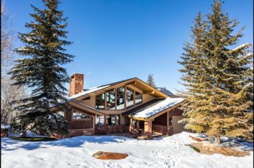 Exquisite Custom Home with Panoramic Views in the Heart of Park City