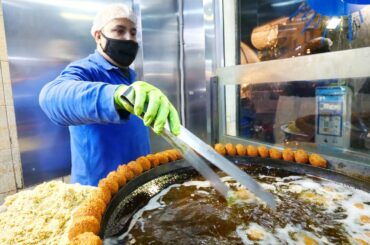 The BEST STREET FOOD in LEBANON - Shawarma, Falafel & Kaakeh | Beirut, Lebanon