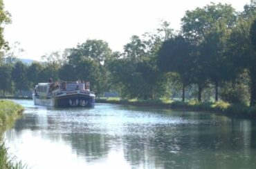 Cruise the Burgundy Region of France aboard the 12 Passenger Hotel Barge La Belle Epoque