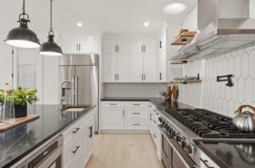 1637 Greenwood Avenue