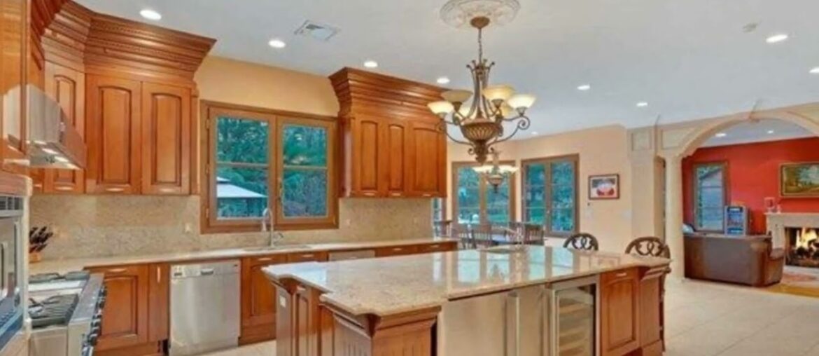 35 Timberline Drive 35 Timberline Drive