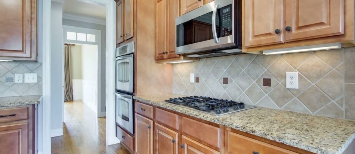 4016 Fremantle Circle 4016 Fremantle Circle