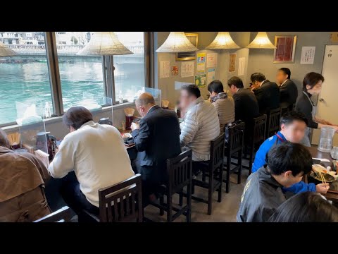 Full of BUSINESSES MAN in the restaurant. | Japanese food | street food | Udon Full of BUSINESSES MAN in the restaurant. | Japanese food | street food | Udon