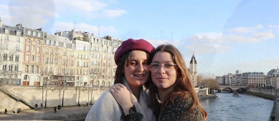 What are people wearing in Paris? First look at Spring 2022- Bold, bright Colors. What are people wearing in Paris? First look at Spring 2022- Bold, bright Colors.