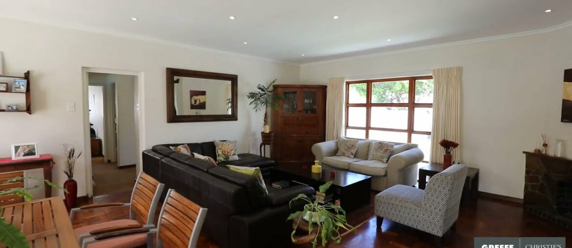 (5215098) 3 Bedroom House For Sale in Bergvliet