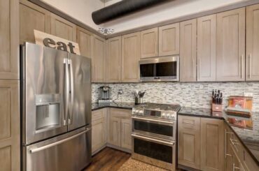 17 North Loomis Street, Unit 1F