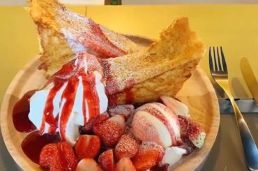 Strawberry & cream french toast