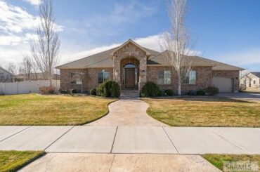 Homes for sale - 303 Stillwater Circle, Idaho Falls, ID 83404