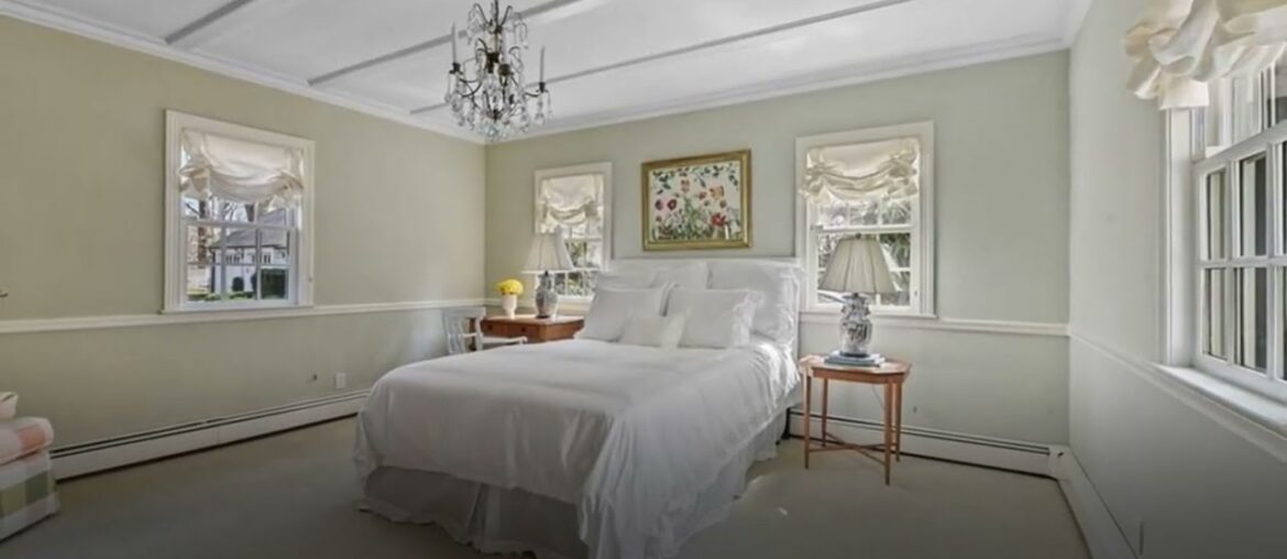 22 Lakeside Drive 22 Lakeside Drive