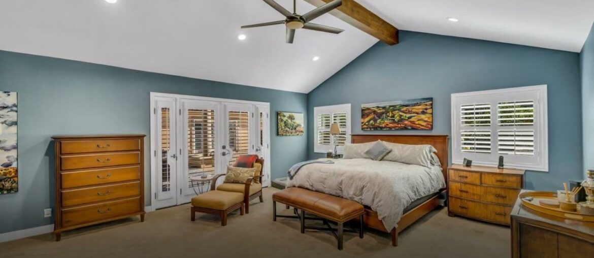 4892 Floresta Court 4892 Floresta Court