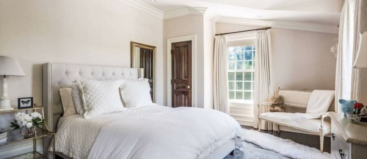 26 Wainscott Main Street