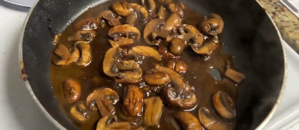 Home Chef Review - Sirloin Steak Red Wine Mushroom Bordelaise