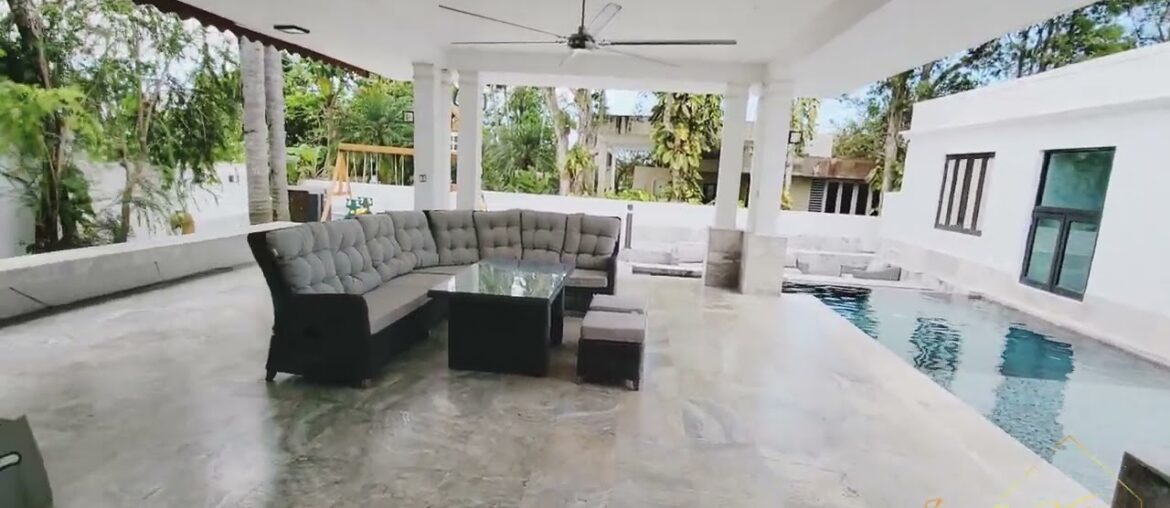 San Juan Puerto Rico 4 Beds / 3 Full Bath / 2 half bath /2 car garage 5200 Sq. Ft.Selling price 2.8M San Juan Puerto Rico 4 Beds / 3 Full Bath / 2 half bath /2 car garage 5200 Sq. Ft.Selling price 2.8M