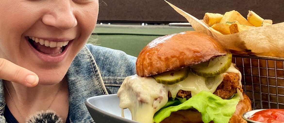 ICONIC FRIED CHICKEN SANDWICH!! | You MUST EAT THIS! ICONIC FRIED CHICKEN SANDWICH!! | You MUST EAT THIS!