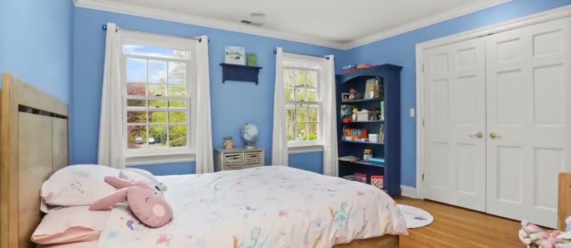 Greenwich (Cos Cob) CT Homes Real Estate for Sale: 8 Serenity Lane