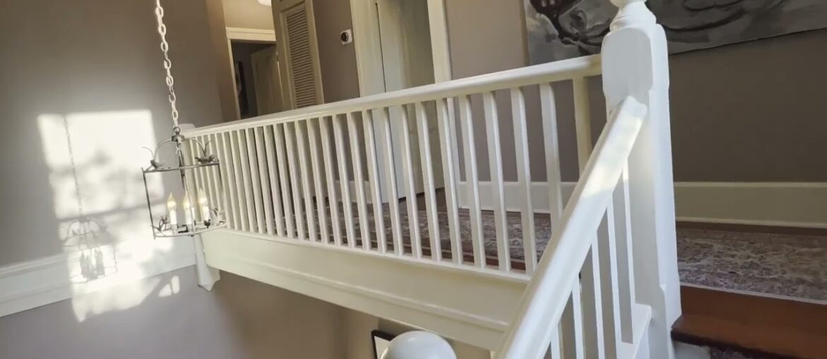 Victorian Farmhouse | 2020 Minoru Drive, Altadena 91001