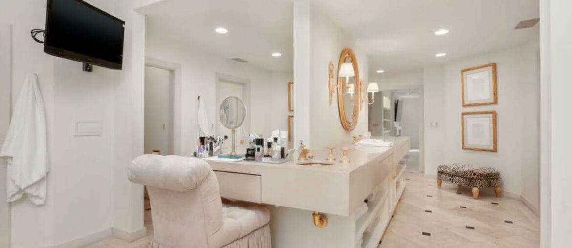 2807 Deep Canyon Drive Beverly Hills, CA 90210