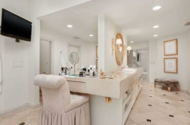 2807 Deep Canyon Drive Beverly Hills, CA 90210