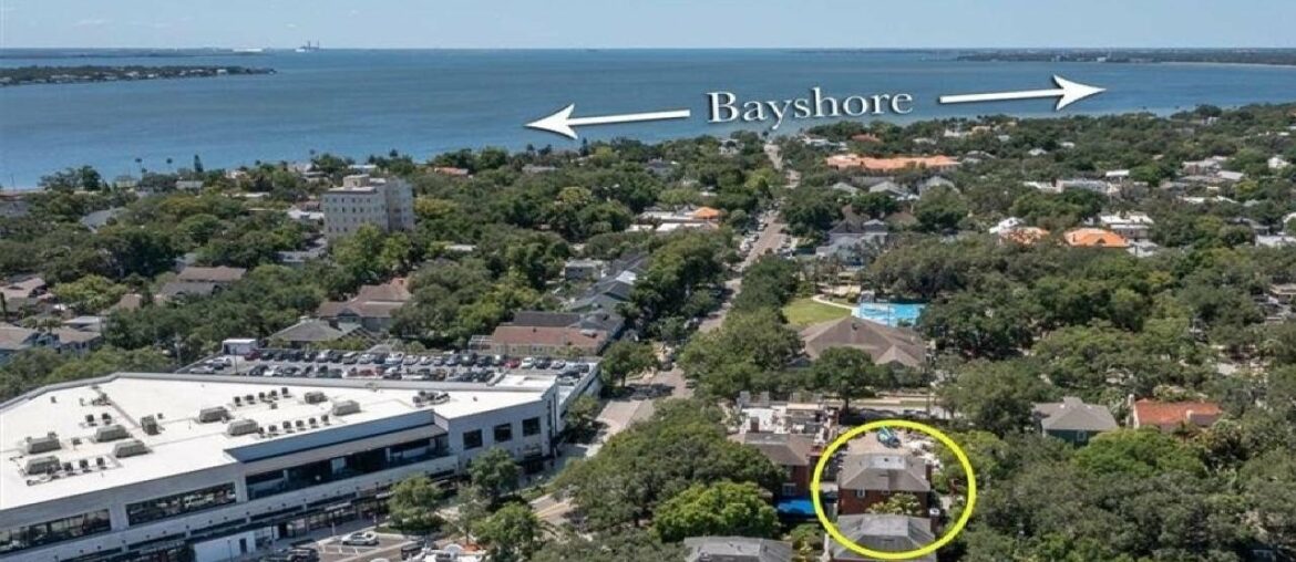 811 S ROME AVENUE, TAMPA, FL Presented by Karen Vommaro. 811 S ROME AVENUE, TAMPA, FL Presented by Karen Vommaro.