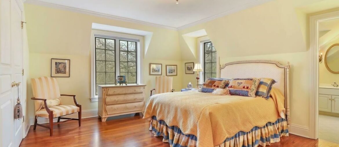 361 Ridge Road Barrington Hills, IL 60010 361 Ridge Road Barrington Hills, IL 60010