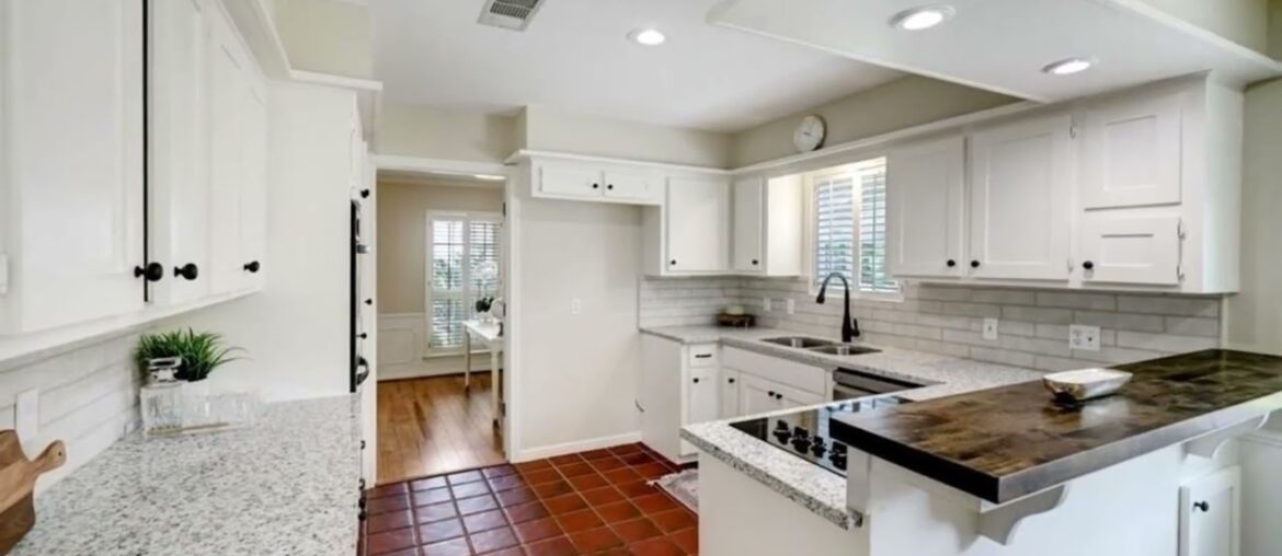 707 Blue Willow Drive Houston, TX 77042