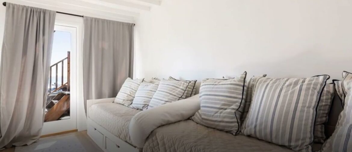 20816 Pacific Coast Highway Malibu, CA 90265 20816 Pacific Coast Highway Malibu, CA 90265