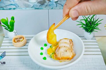 Easy Miniature Pan-fried Chicken Breast Served With Mashed Pumpkin And French Fries Recipe / ASMR