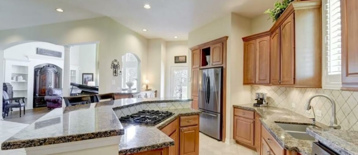 3917 Shadow Point Drive, League City, TX 77573 3917 Shadow Point Drive, League City, TX 77573