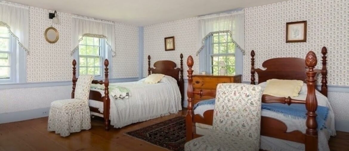 202 Dedham Street, Dover, MA 02030