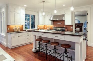 1032 Cabrillo Avenue, Burlingame, CA 94010