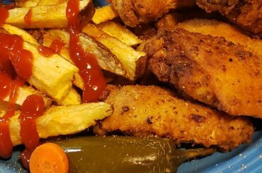 LEMON PEPPER WINGS & FRIES!